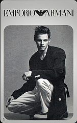 Emporio Armani - Uomo in ginocchio