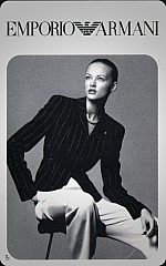 Emporio Armani - Donna con giacca nera