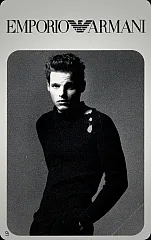 Emporio Armani - Uomo vestito di nero