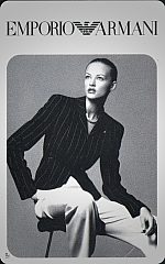 Emporio Armani - Donna con giacca nera