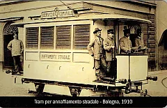 Tram per annaffiamento stradale - Bologna, 1910