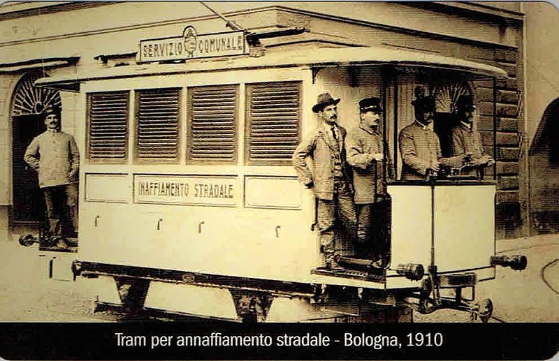 Tram per annaffiamento stradale - Bologna, 1910