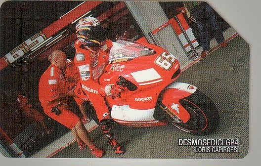 Ducati GP4 e il suo team - L. Capirossi