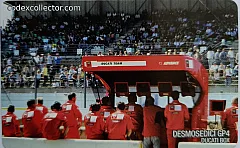 Ducati GP4 e il suo team - box (€ 5)