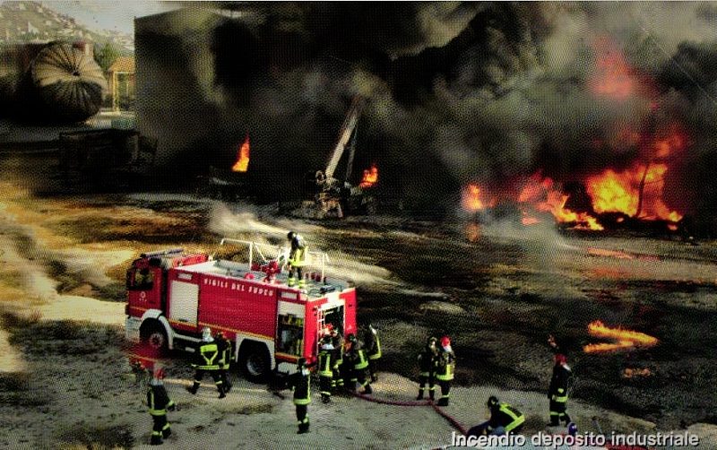 VVFF - Incendio deposito industriale