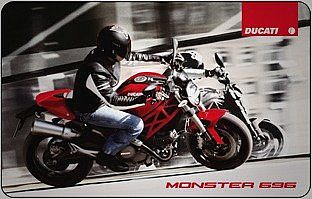 Ducati Monster 696 - 1/2