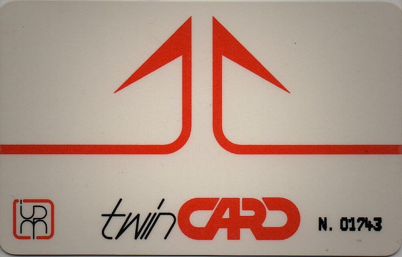 TwinCard - Orange Arrows