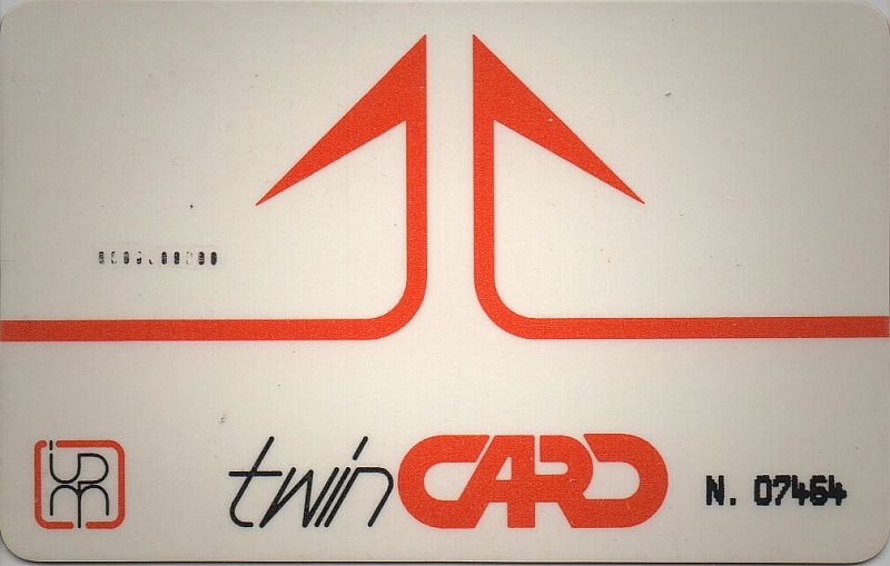 TwinCard - Orange Arrows