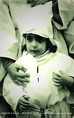 Riti ad Iglesias - Una Bimba vestita da Baballotti
